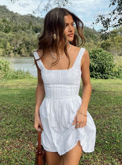 Nore | Elegante Witte Mini Zomerjurk met Vierkante Hals
