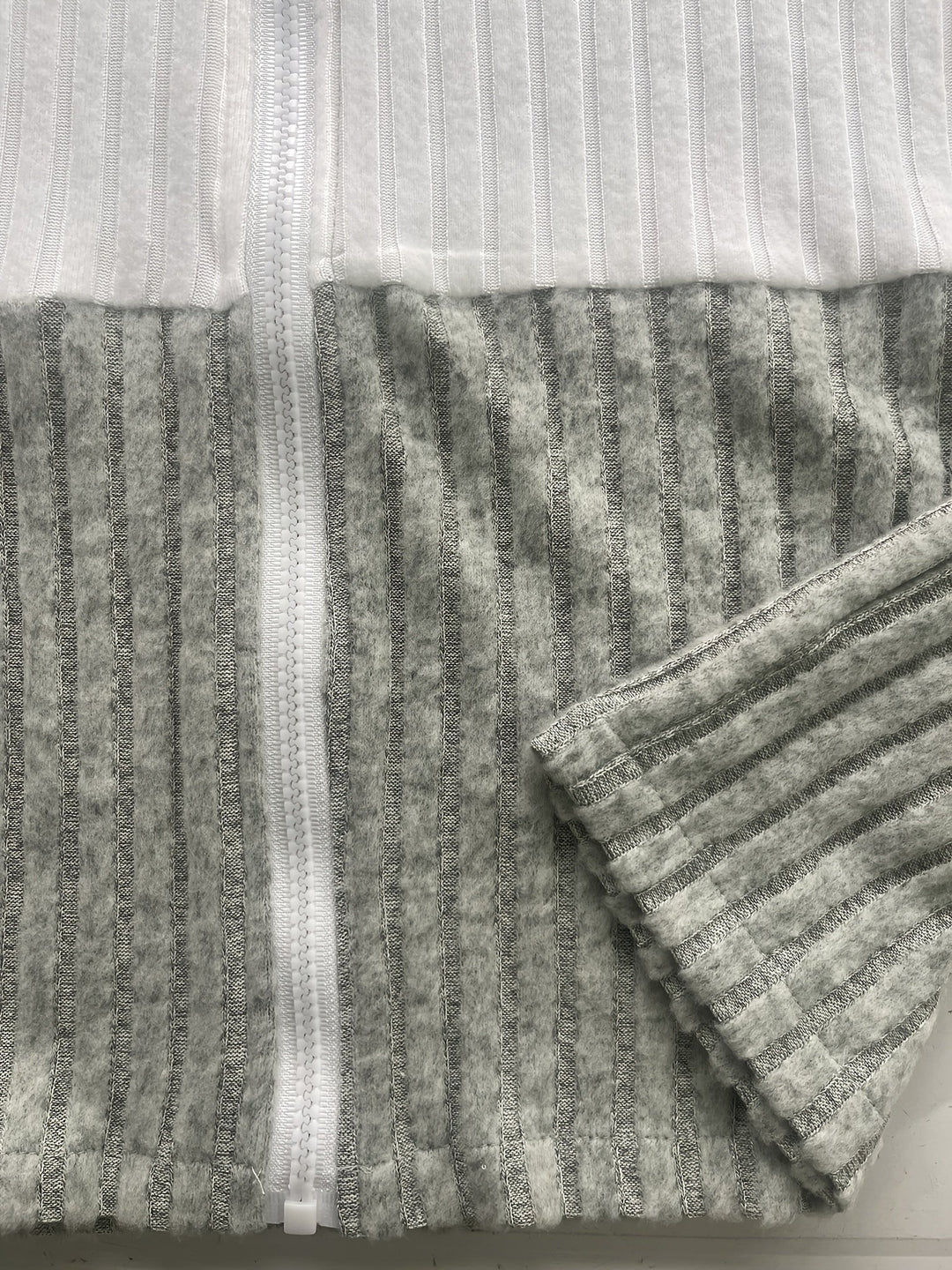 Cecilia | Getextureerde Kleurblok Hooded Jast