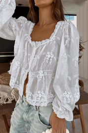 Sylvia | Luchtige Geborduurde Cardigan – Lichtgewicht & Transparante Stof