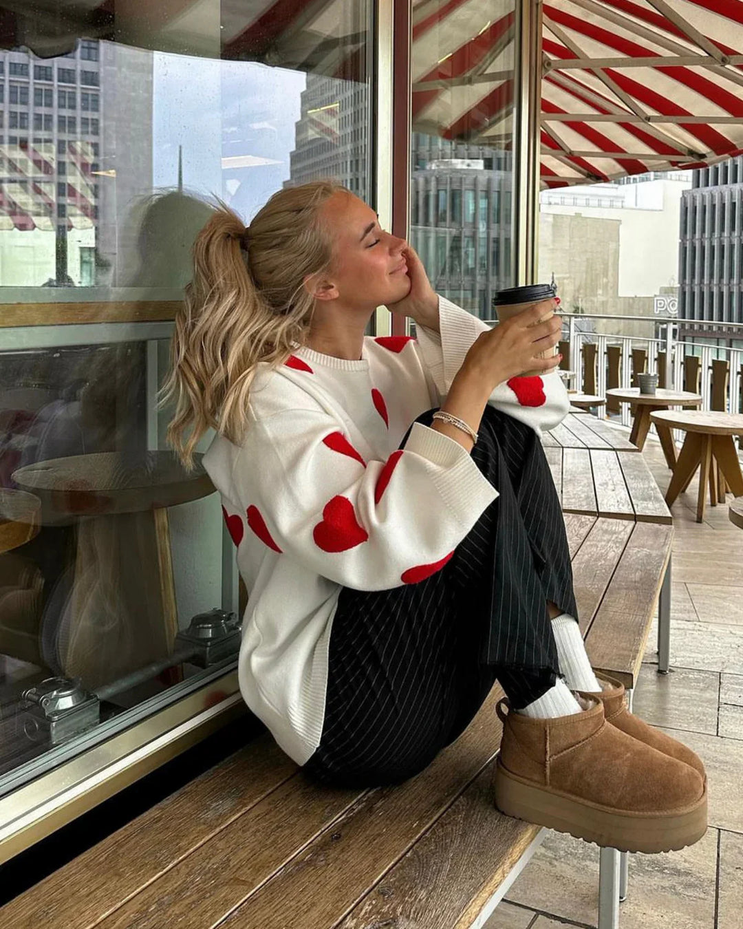 Clover | Dames Oversized Sweater met Hartjes Print – Ultra Zacht & Trendy