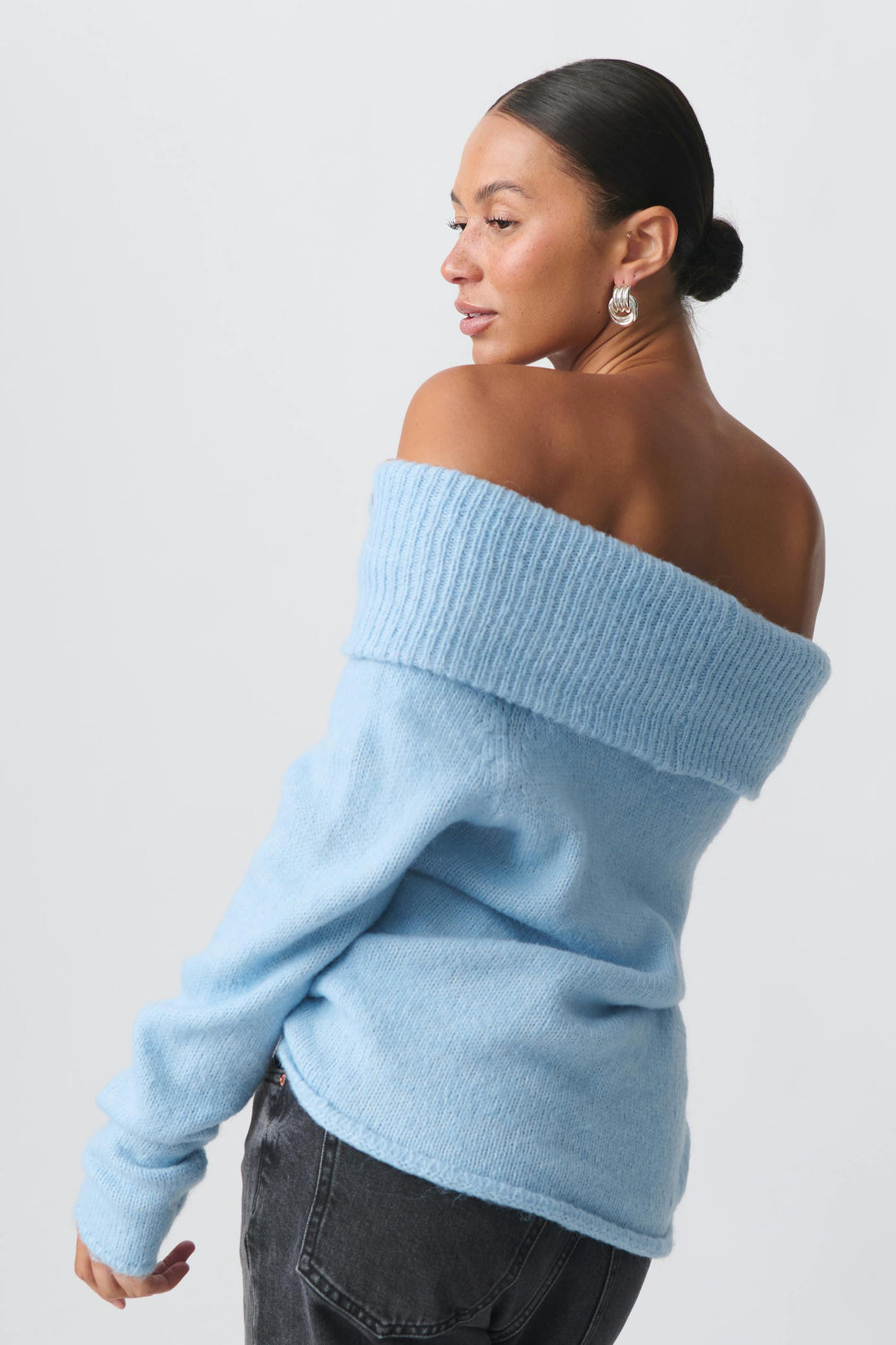 Isabel | Dames trui met off-shoulder en lange mouwen