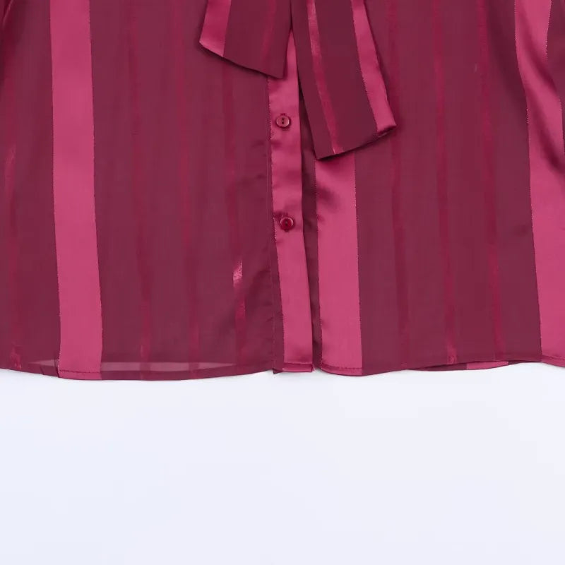 Elodie | Damesblouse met strikhals en ballonmouwen