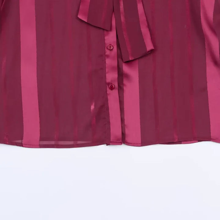 Elodie | Damesblouse met strikhals en ballonmouwen