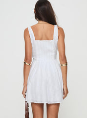 Nore | Elegante Witte Mini Zomerjurk met Vierkante Hals