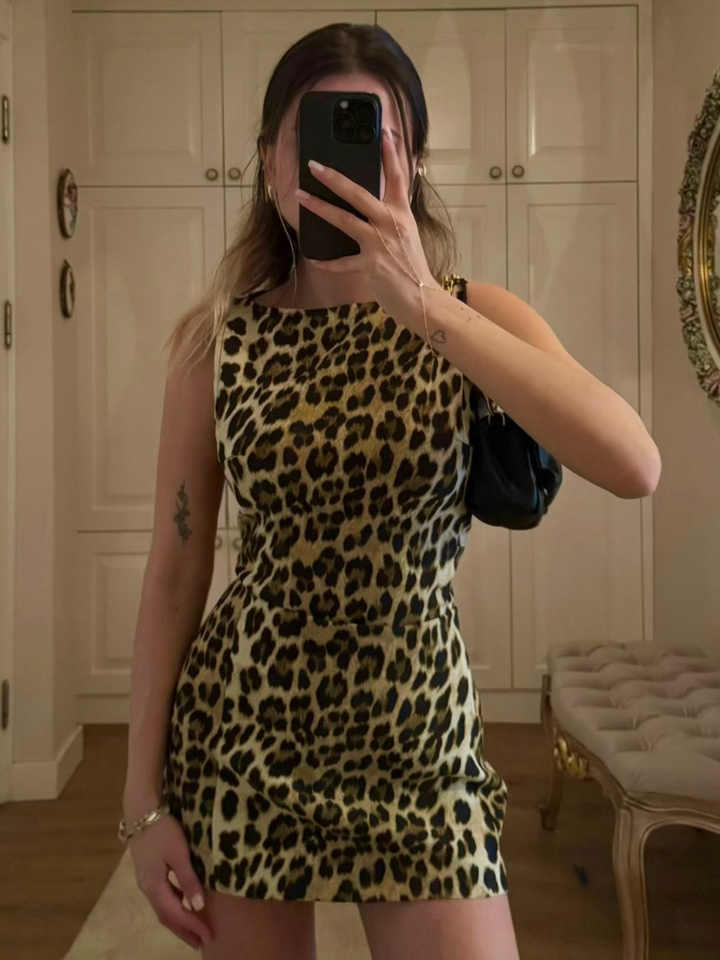 Lacey | Dames mini jurk met panterprint hoge halslijn