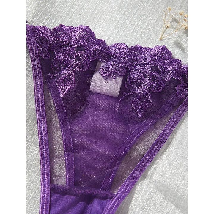 Aitana | Dames lingerieset met kant en beugelcups