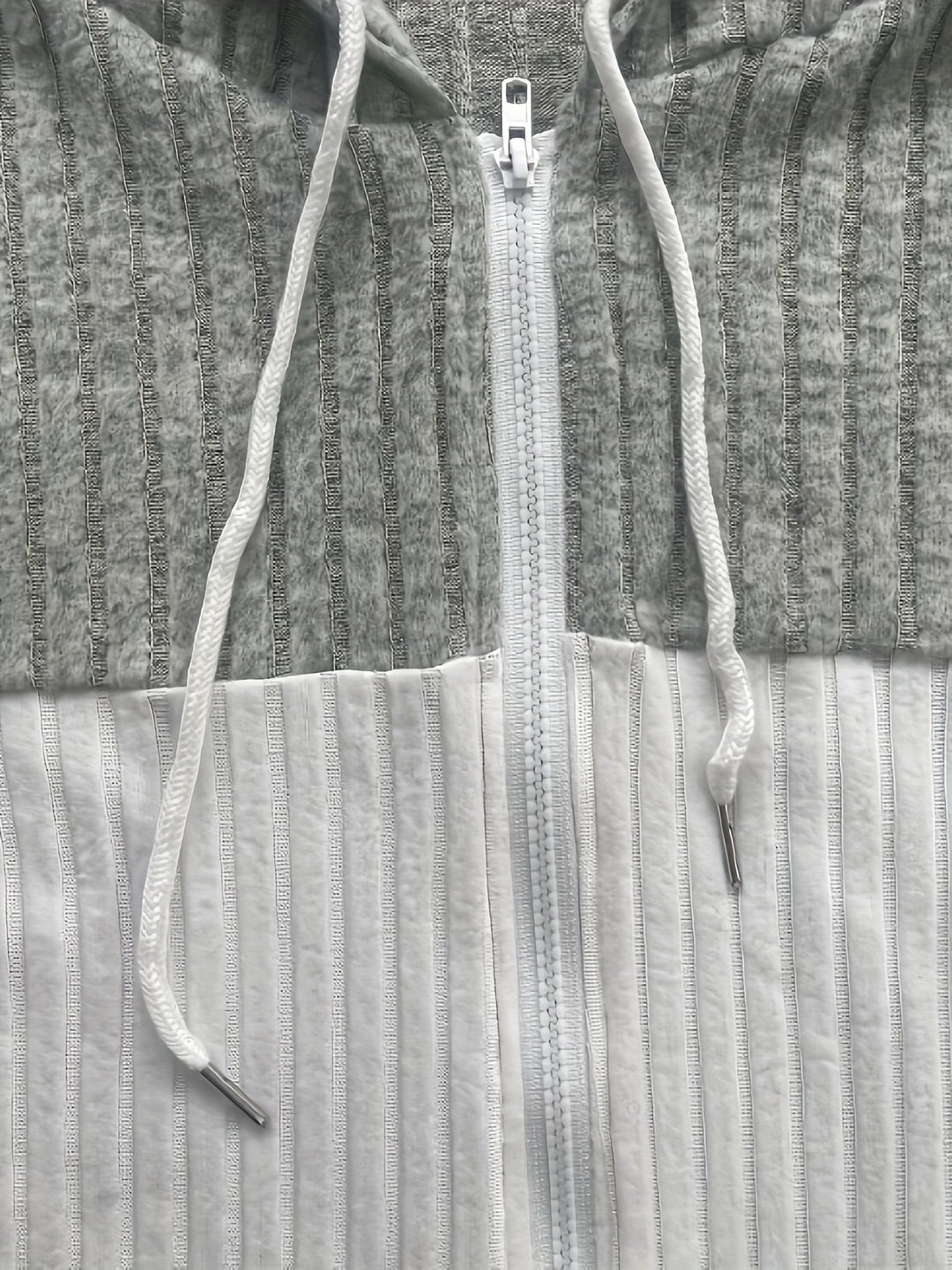 Cecilia | Getextureerde Kleurblok Hooded Jast