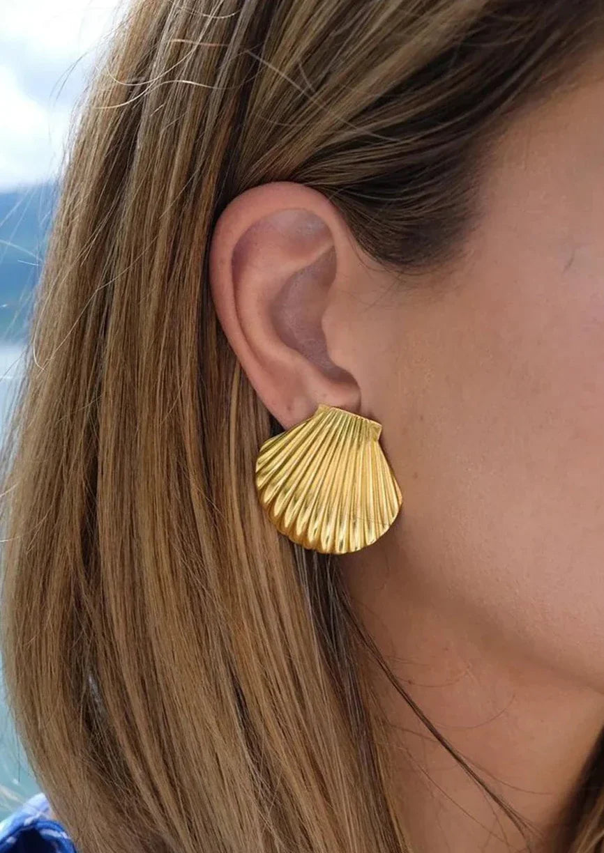 Skylar | Dames oorbellen met schelpdesign en structuurafwerking