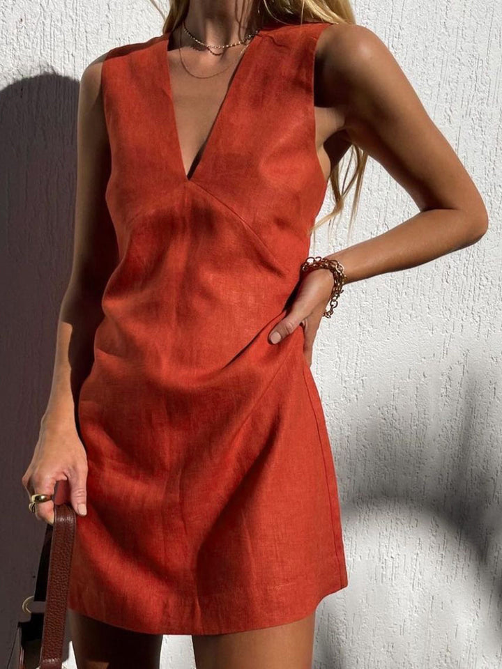 Charli | Dames mini jurk met V-hals geplooid detail