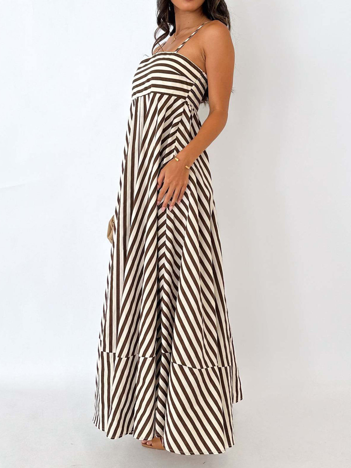 Esha | Gestreepte Plissé Maxi Jurk – Zomerse Cami Stijl