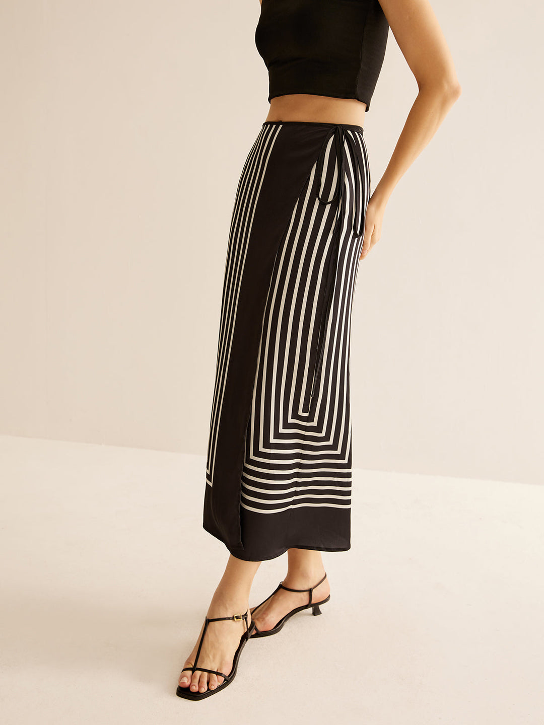 Feline | Dames maxi rok met grafisch streepdesign en strikdetail