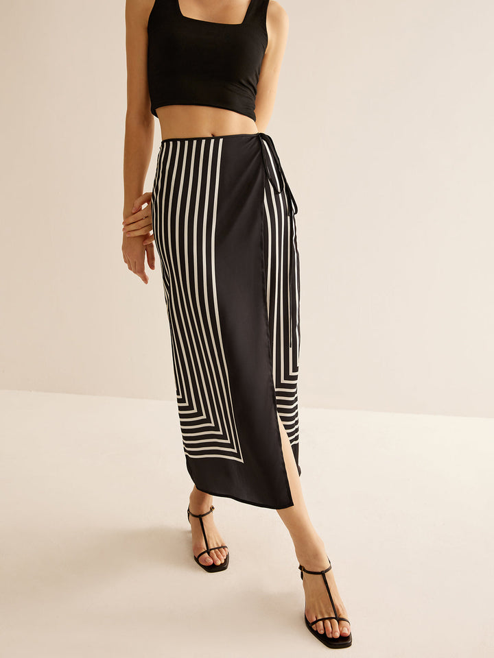 Feline | Dames maxi rok met grafisch streepdesign en strikdetail