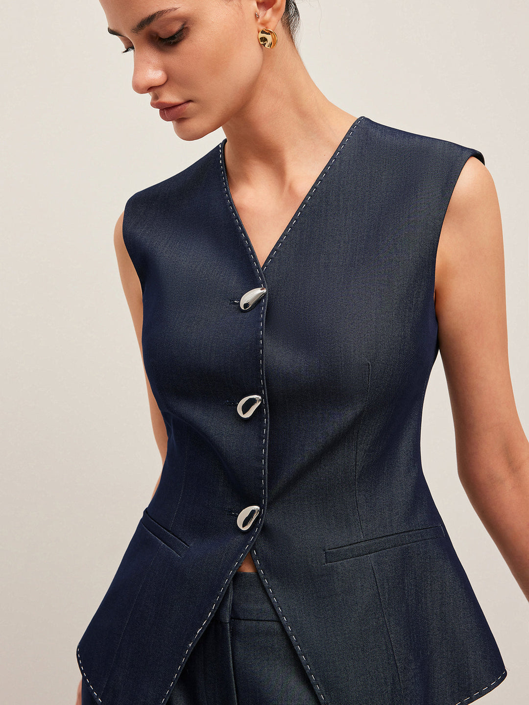 Sloan | Dames gilet V-hals knoopsluiting peplum