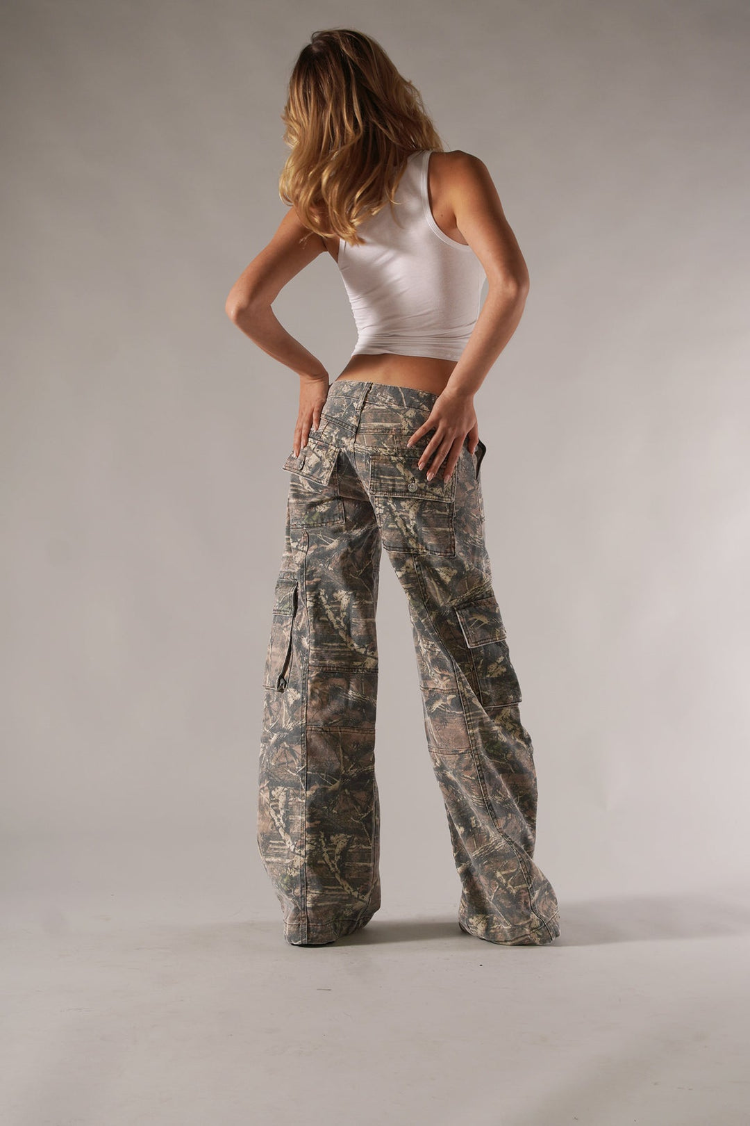 Fallon | Dames cargo broek met camouflage print