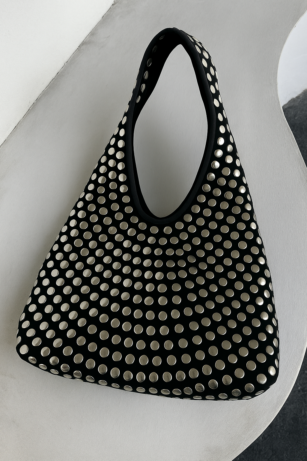 Ophelia | Dames schoudertas met studdetails en kettingschouderband