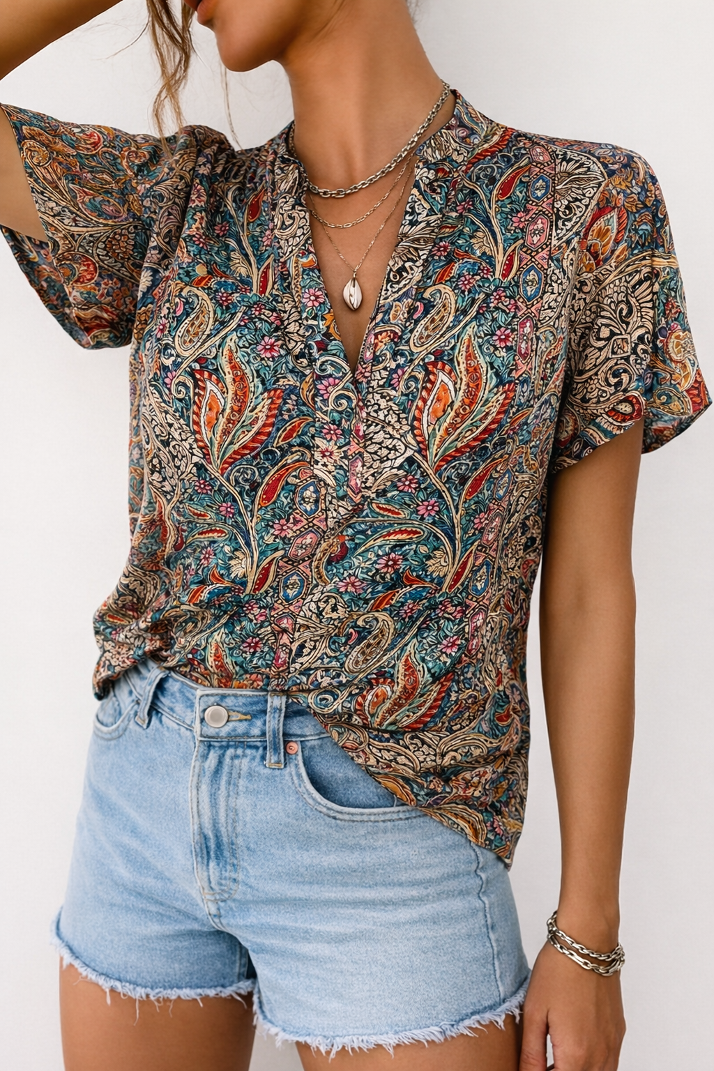 Elaine | Damesblouse met V-hals en pofmouwen
