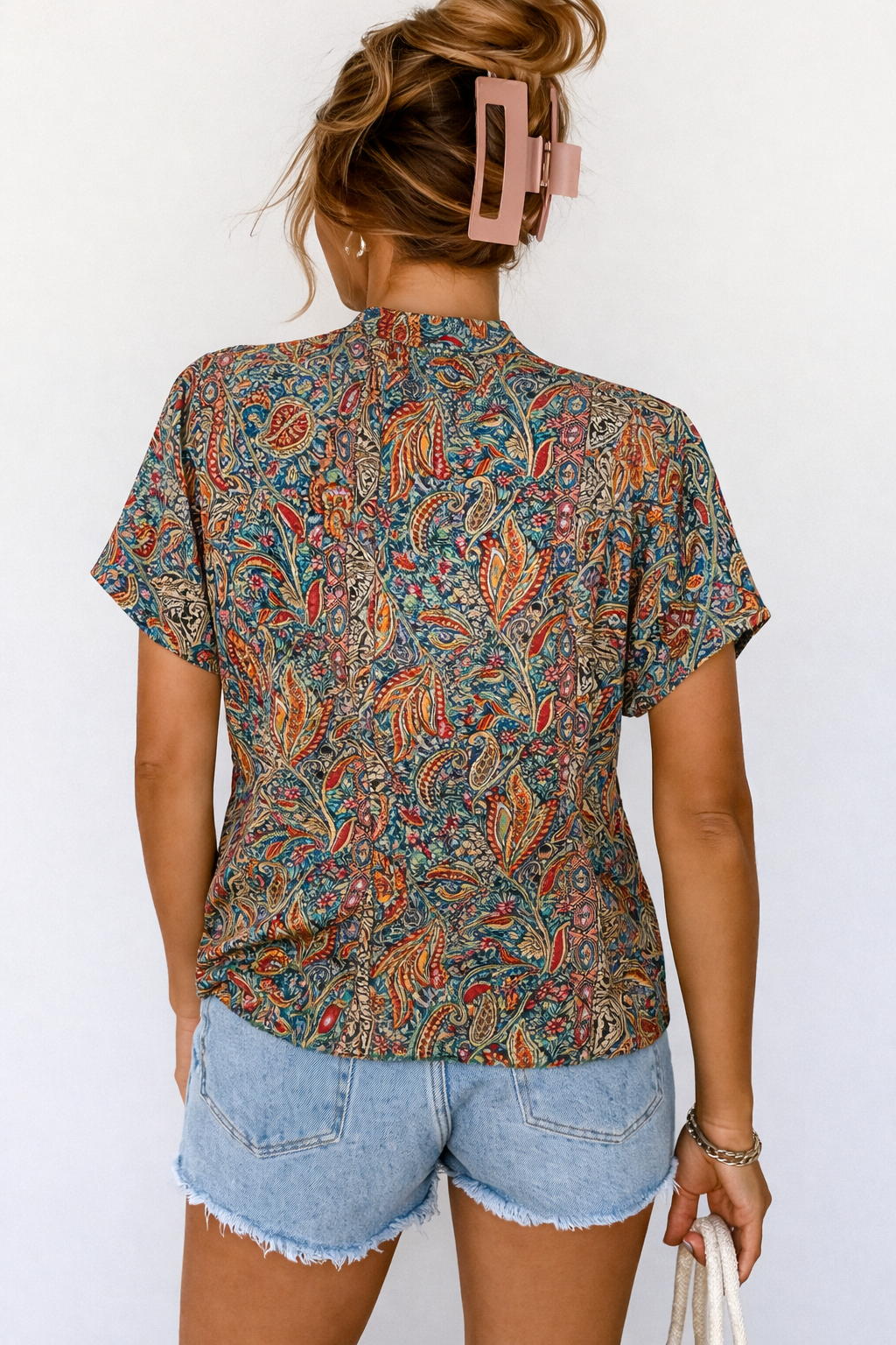 Elaine | Damesblouse met V-hals en pofmouwen