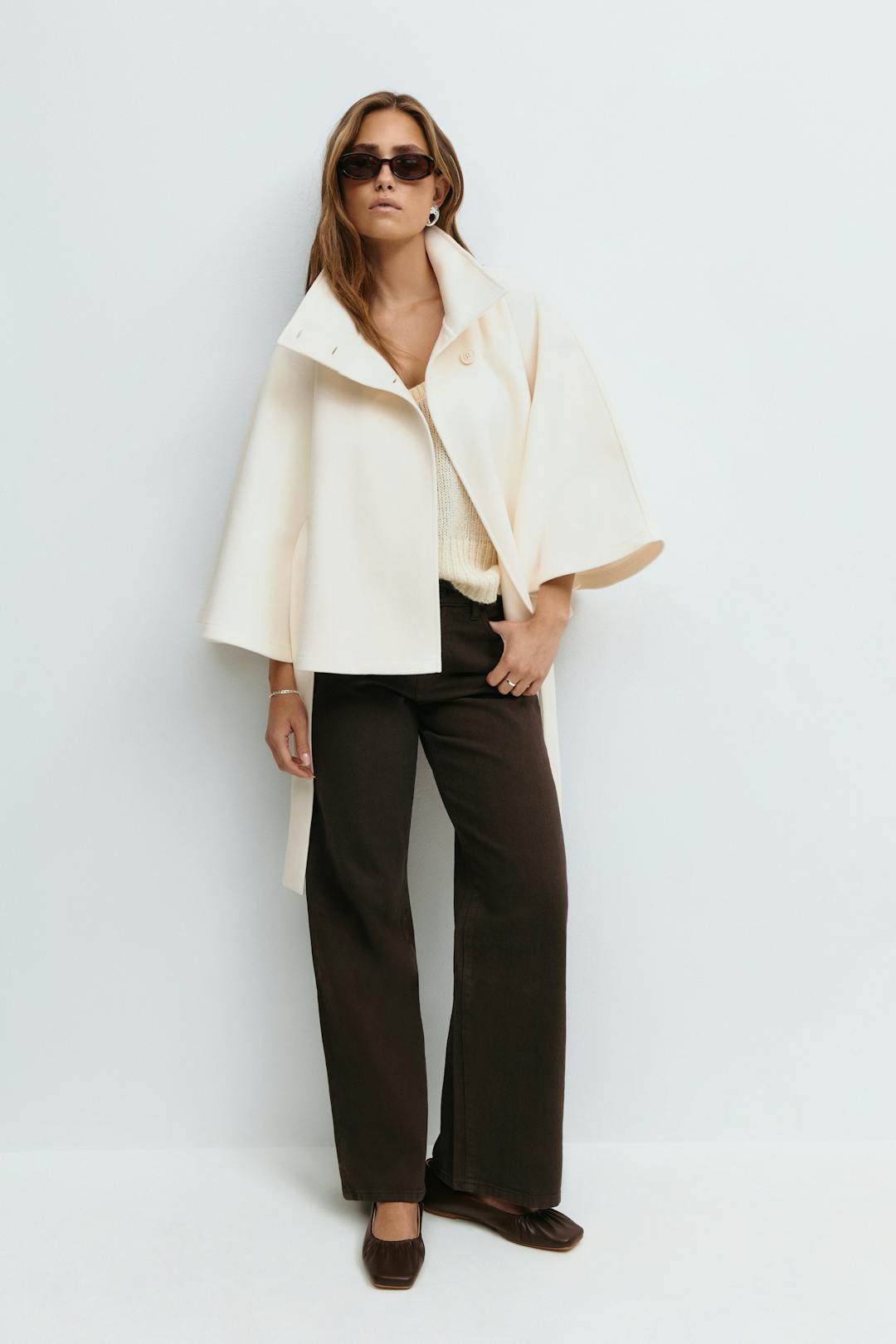 Aria | Elegante Cape Winterjas Dames - Hoge Kraag en Strik Ceintuur
