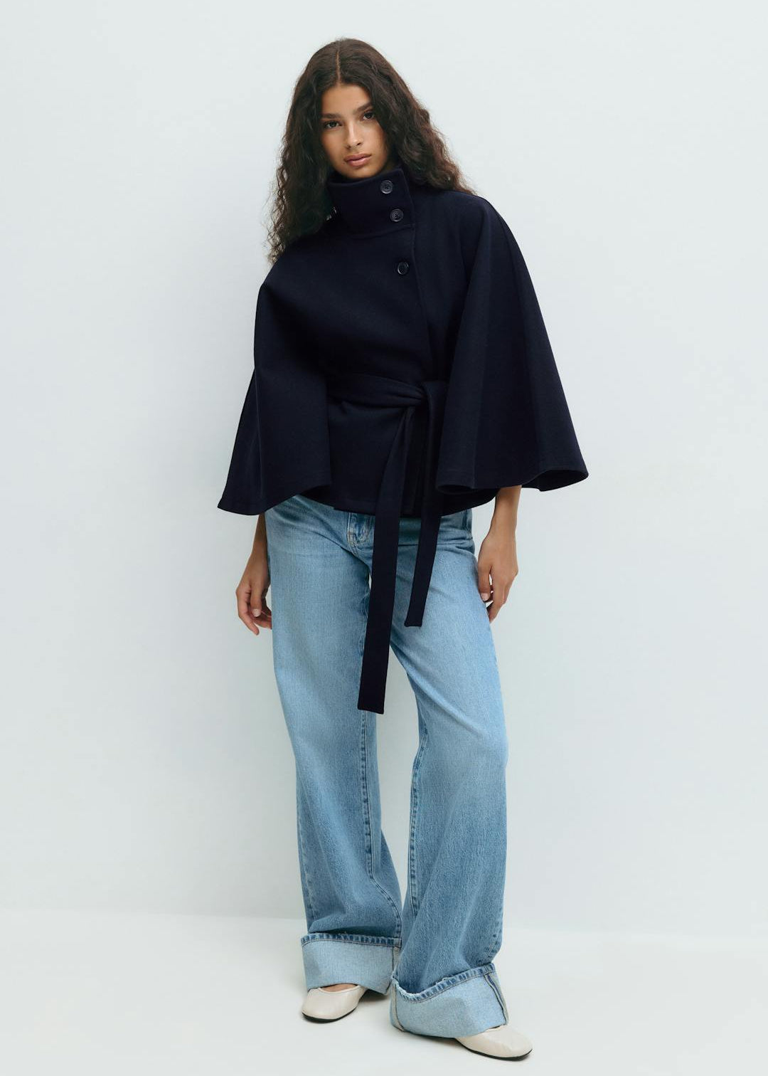 Clara___Dames_Winterjas_-_Elegante_Cape_met_Hoge_Kraag_en_Strikceintuur_6.jpg