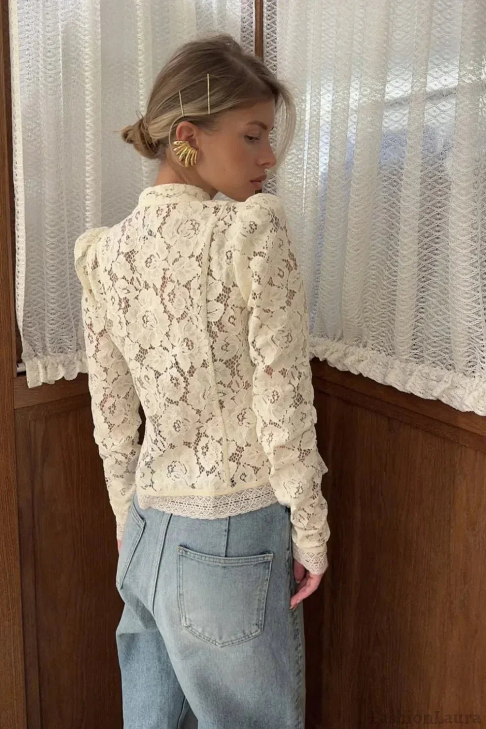 Aurelia | Damesblouse met kant en lange mouwen