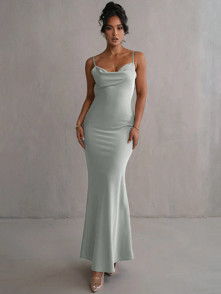 Concetta | Elegante Maxi Jurk met Open Rug en Cowl Halslijn