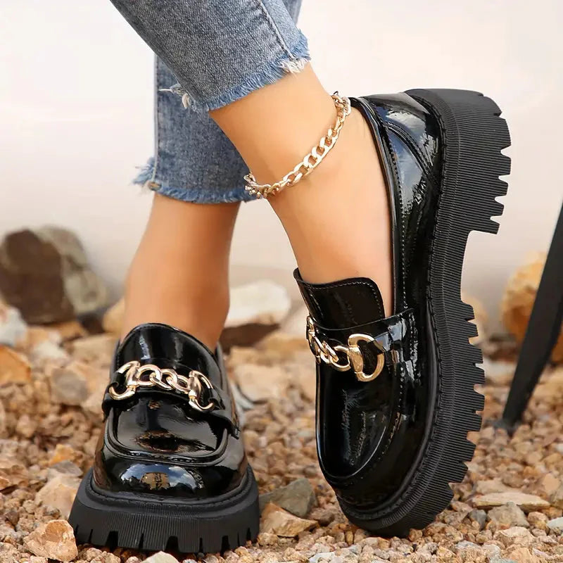 Daisy | Zwarte Chunky Loafers Dames - Luxe Design met Ketting Detail