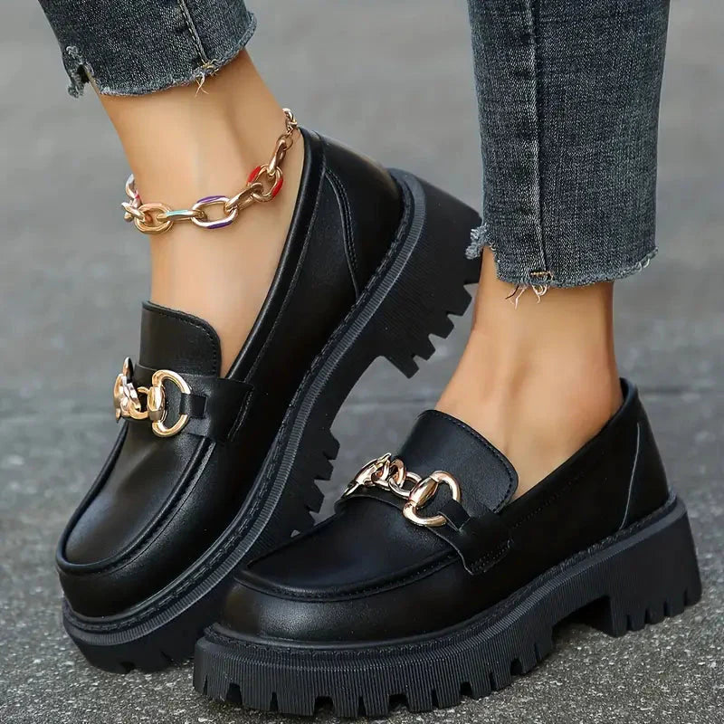 Daisy | Zwarte Chunky Loafers Dames - Luxe Design met Ketting Detail
