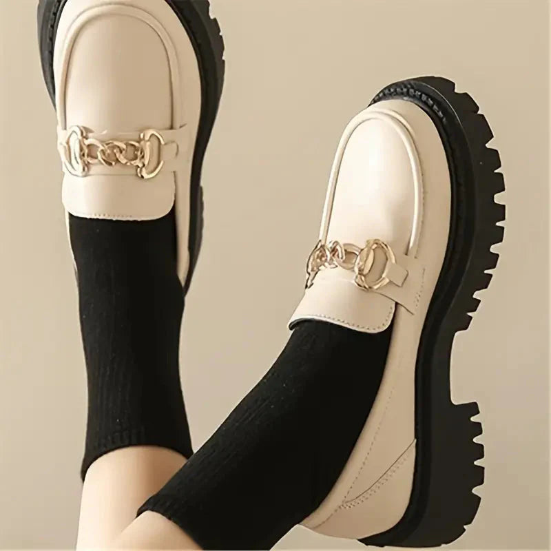 Daisy | Zwarte Chunky Loafers Dames - Luxe Design met Ketting Detail
