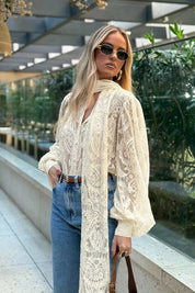 Dunja | Witte Blouse Dames - Doorzichtige Kanten Accenten, Romantisch Strikdetail