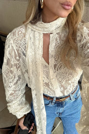 Dunja | Witte Blouse Dames - Doorzichtige Kanten Accenten, Romantisch Strikdetail