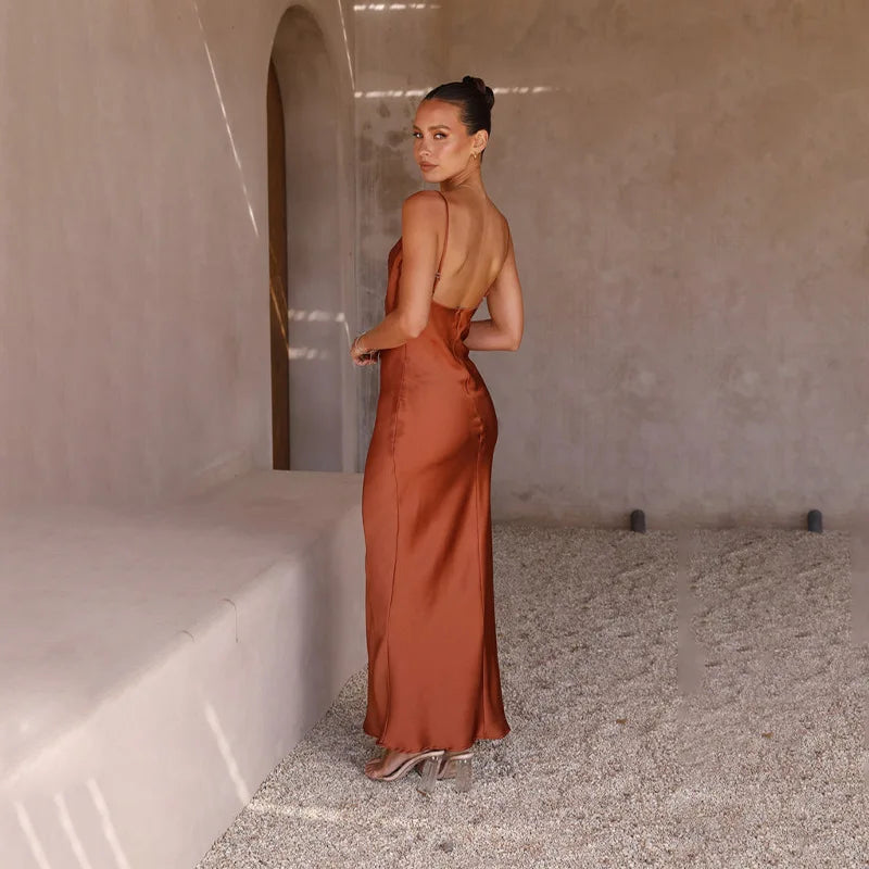 Blair | Luxe Satijnen Maxi-Jurk met Open Rug