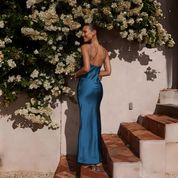 Blair | Luxe Satijnen Maxi-Jurk met Open Rug