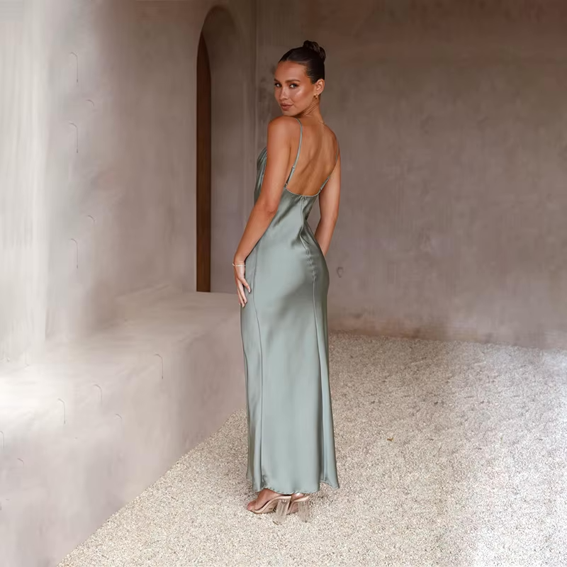 Blair | Luxe Satijnen Maxi-Jurk met Open Rug