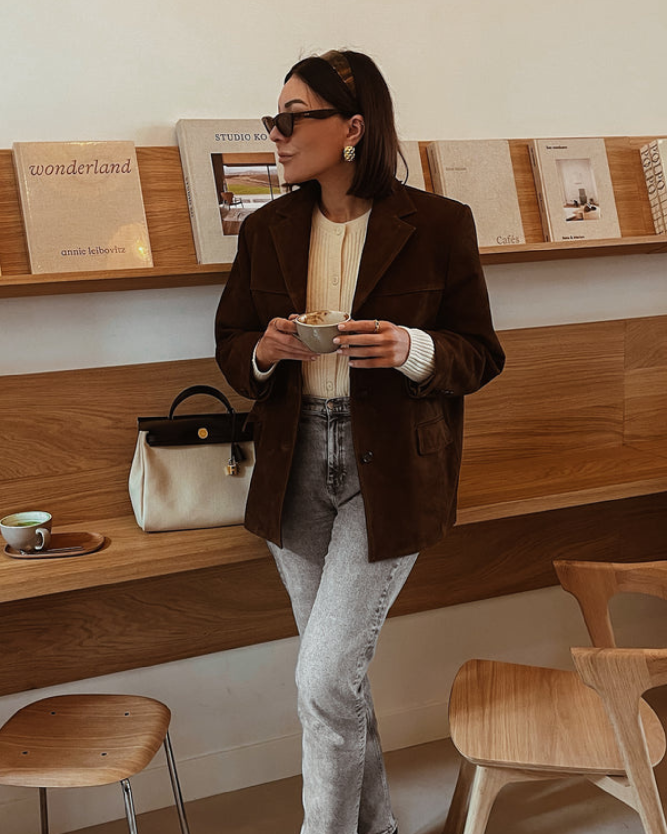 Rona | Elegante Suède Blazer Dames – Nette Knoopsluiting