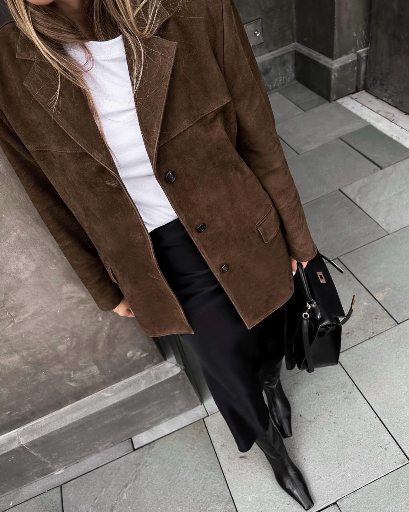 Rona | Elegante Suède Blazer Dames – Nette Knoopsluiting