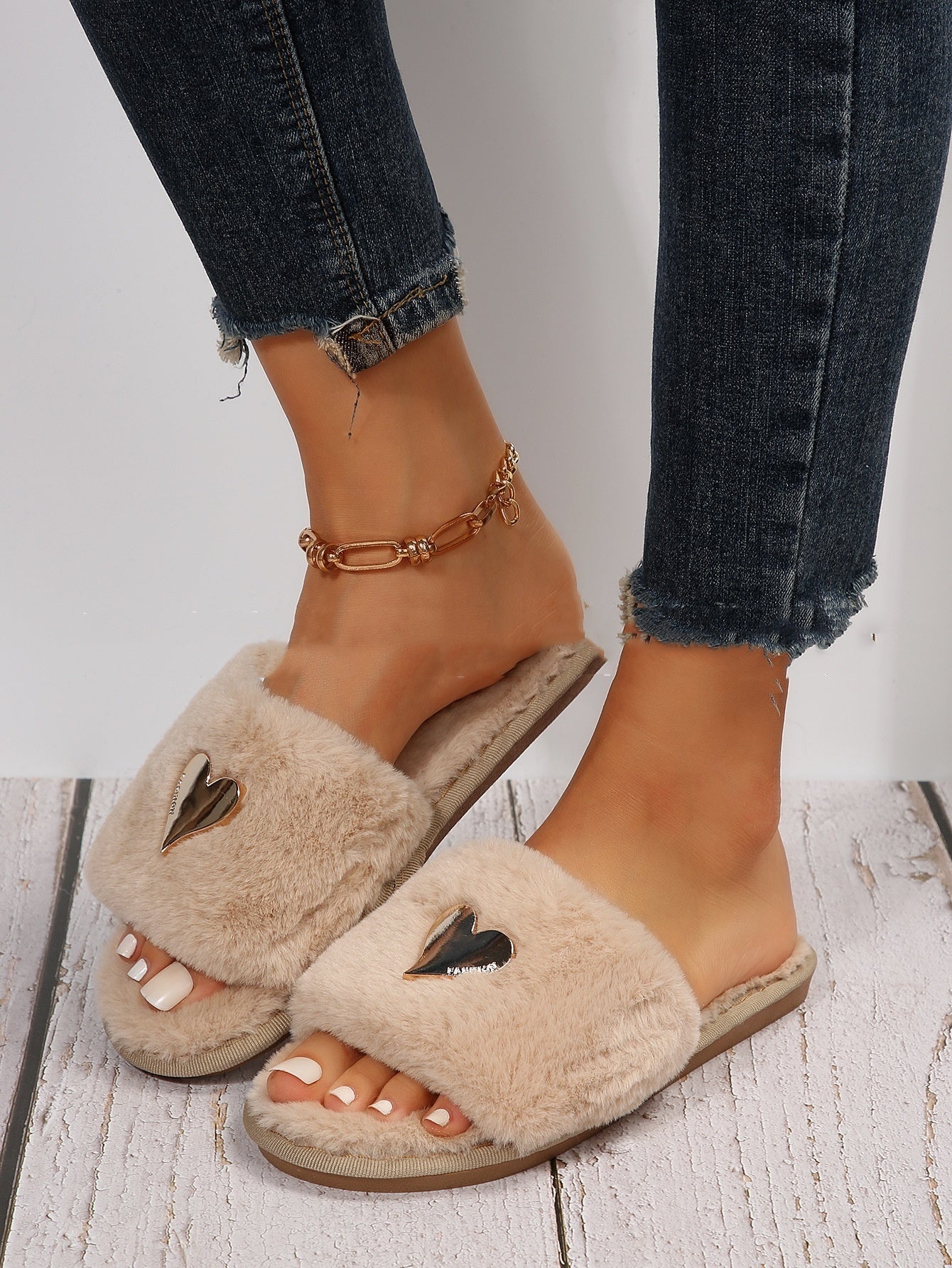 Fleur___Dames_Pantoffels_-_Zacht_Faux_Fur_met_Hartdetail__Open_Teen_Design_7.jpg