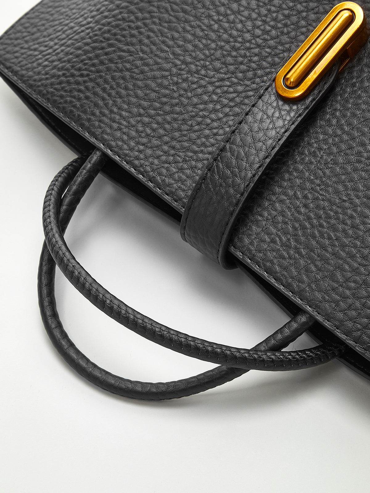 Rana | Zwarte Klassieke Handtas van Leder Look met Gouden Detail – Dames Schoudertas