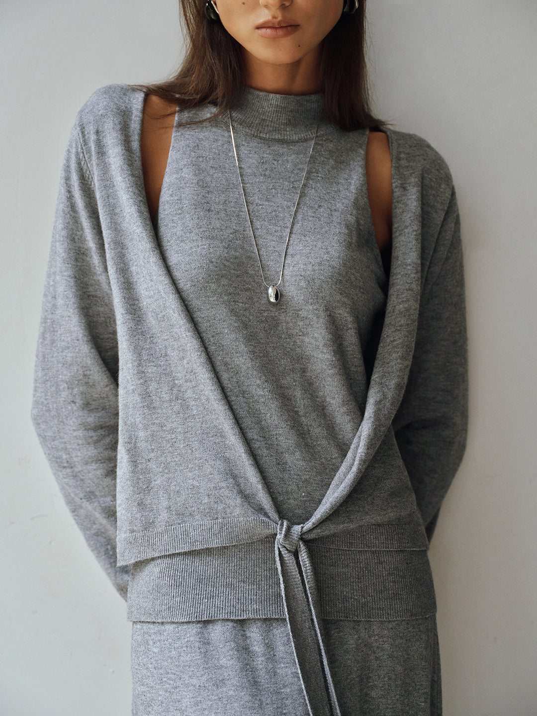 Bibi | Dames set met schouderopeningen strikdetail