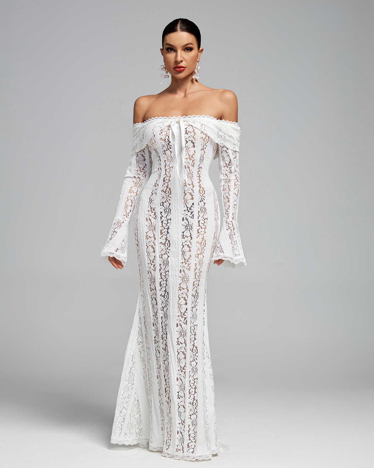 Suus | Luxe Off-Shoulder Maxi Jurk van Kant