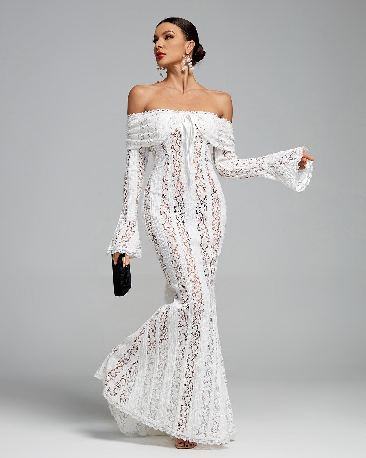Suus | Luxe Off-Shoulder Maxi Jurk van Kant