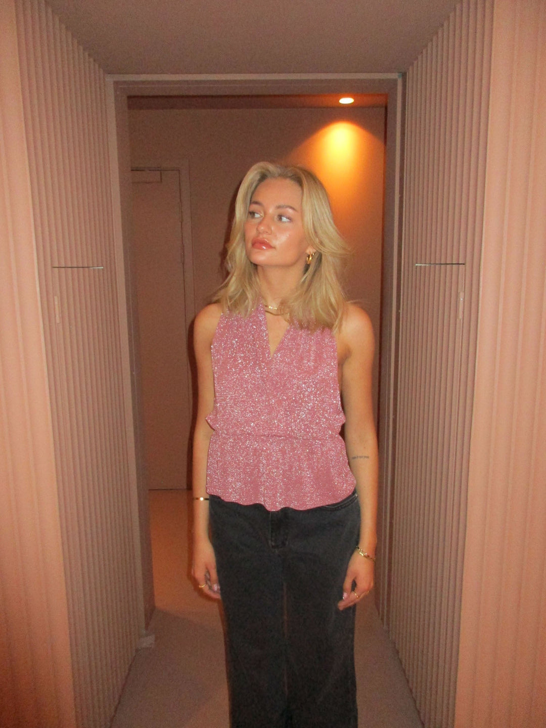 Kayla | Dames halter top met plooien rugopen