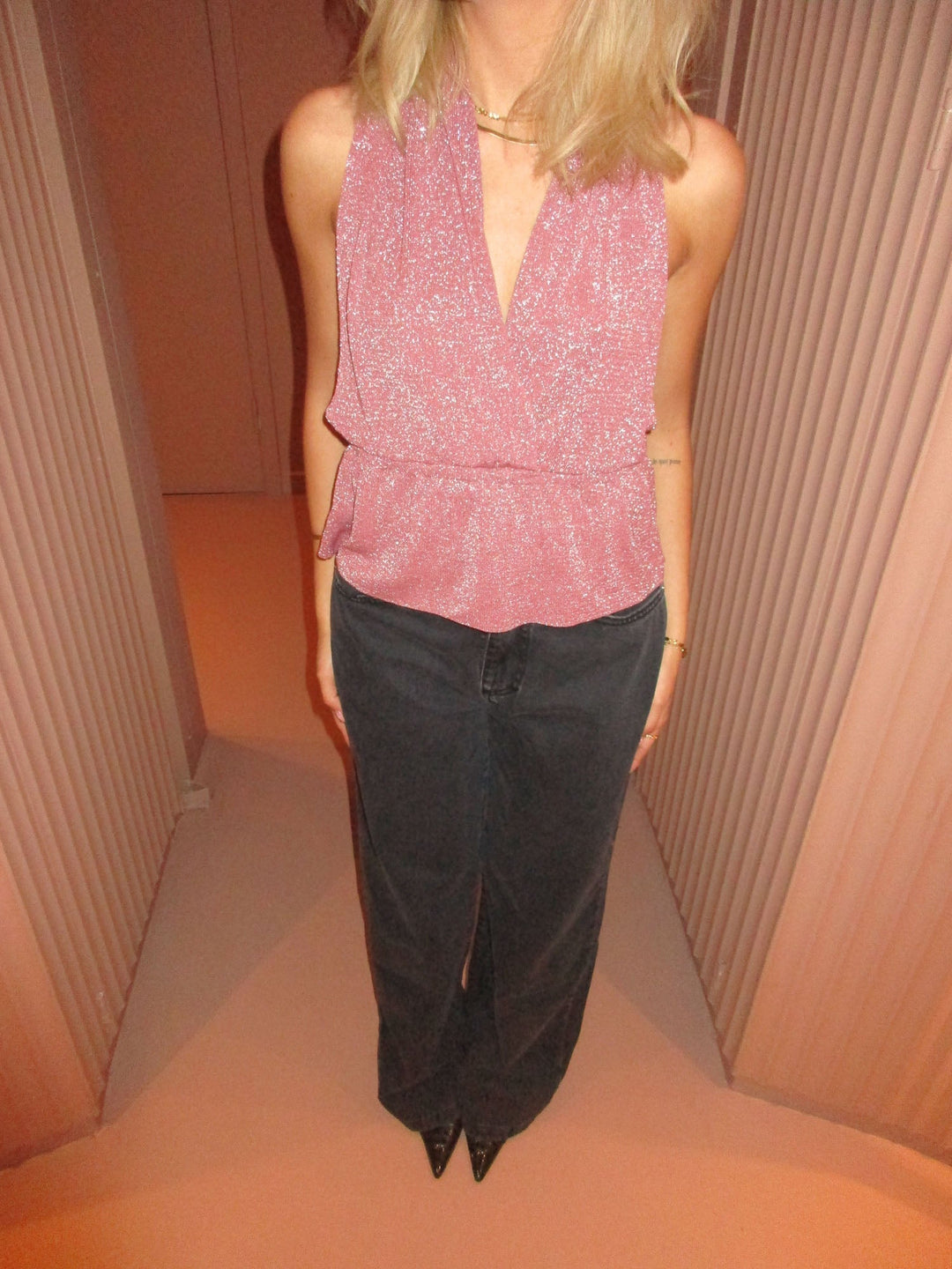 Kayla | Dames halter top met plooien rugopen