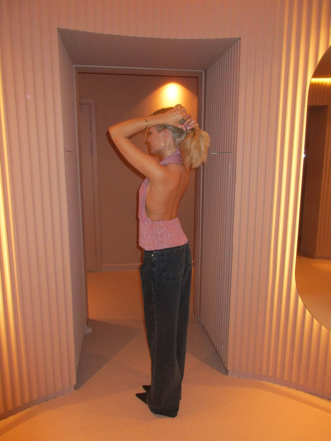 Kayla | Dames halter top met plooien rugopen