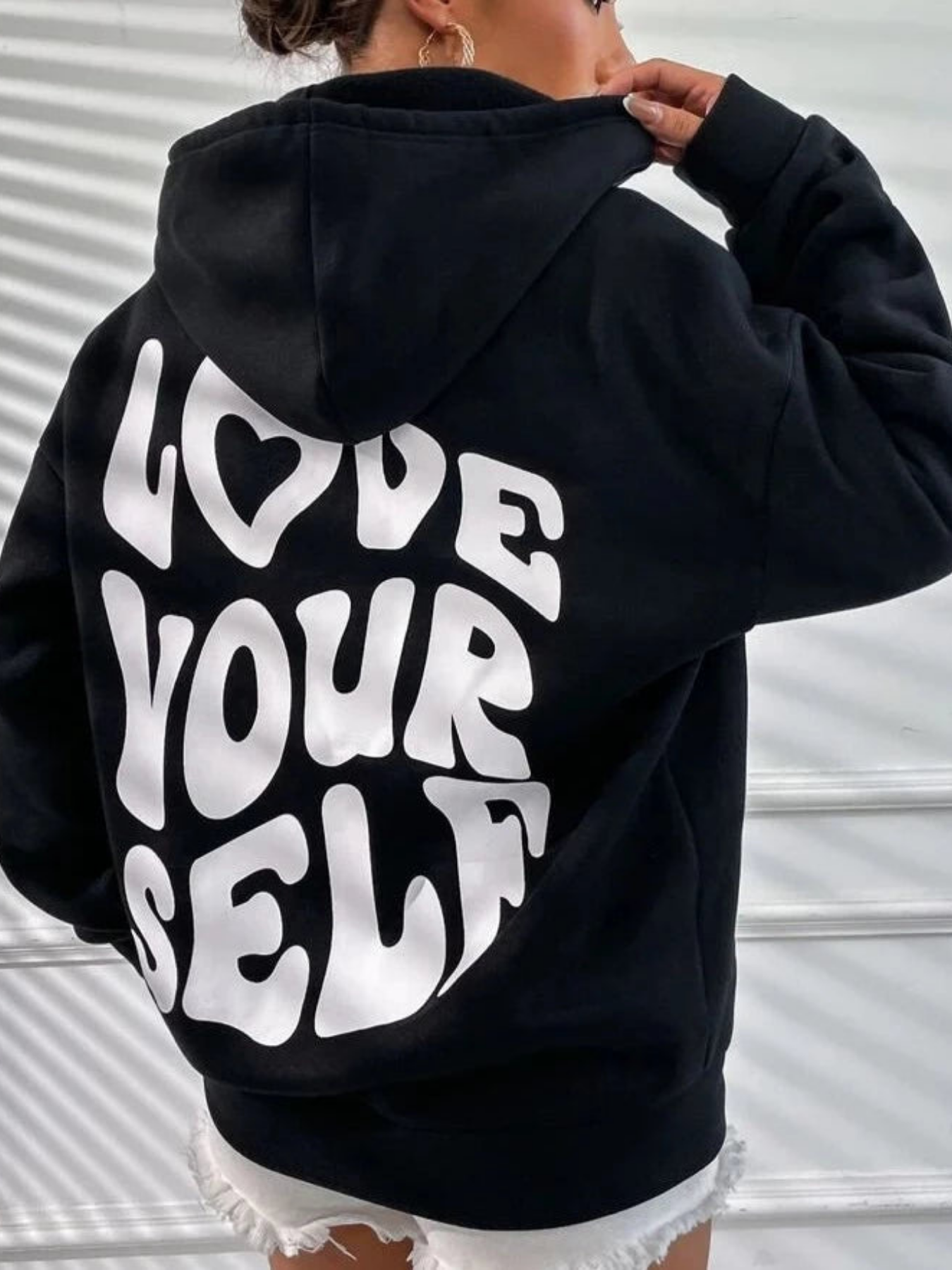 Hilda_Zwarte_Hoodie_Dames___Zacht_Katoen__Streetwear_0.png