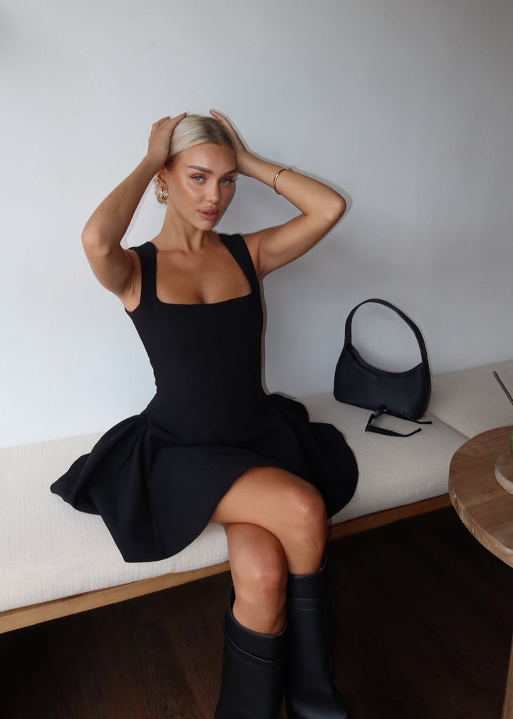 Samantha | Dames jurk met vierkante hals ritssluiting