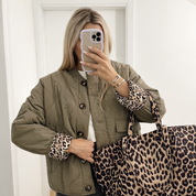 Leonne | Luxe Tussenjas met Trendy Stiksels - Luipaard Print