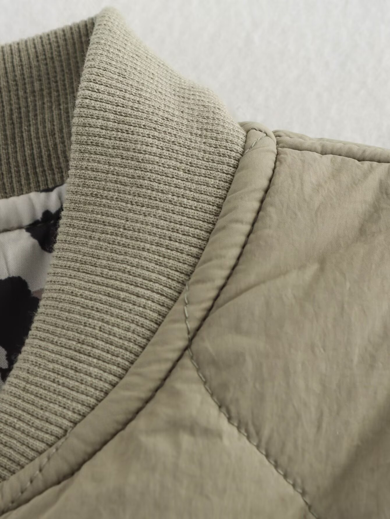 Leonne | Luxe Tussenjas met Trendy Stiksels - Luipaard Print
