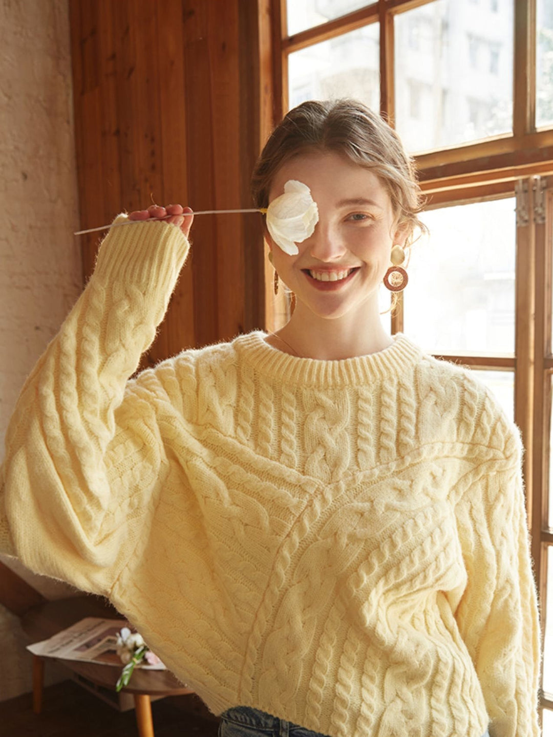 Presley | Dames trui met asymmetrische zoom en ronde hals