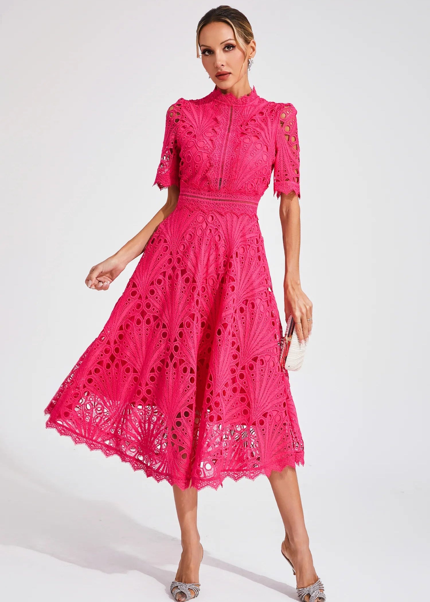 Lina___Dames_Midi-jurk_-_Delicaat_Kant__Elegant_en_Flatterend_0.jpg