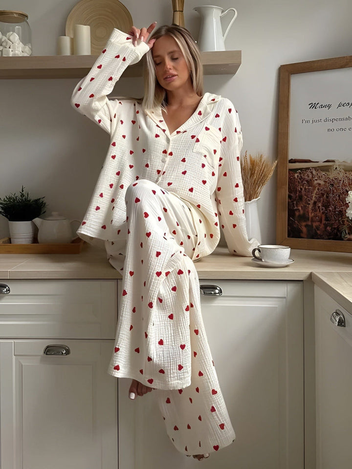 Kiki | Dames pyjamaset met hartjes knopen